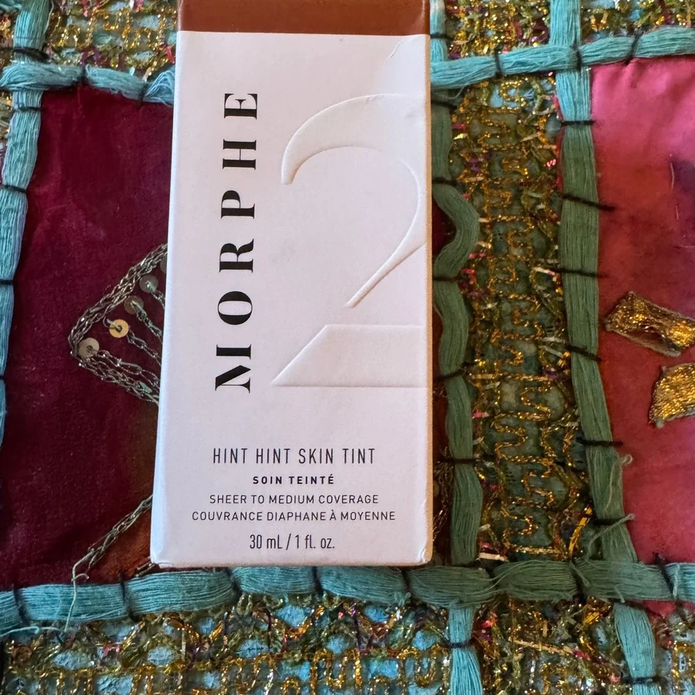 NIB Morphe Hint Hint Skin Tint in mocha concealer